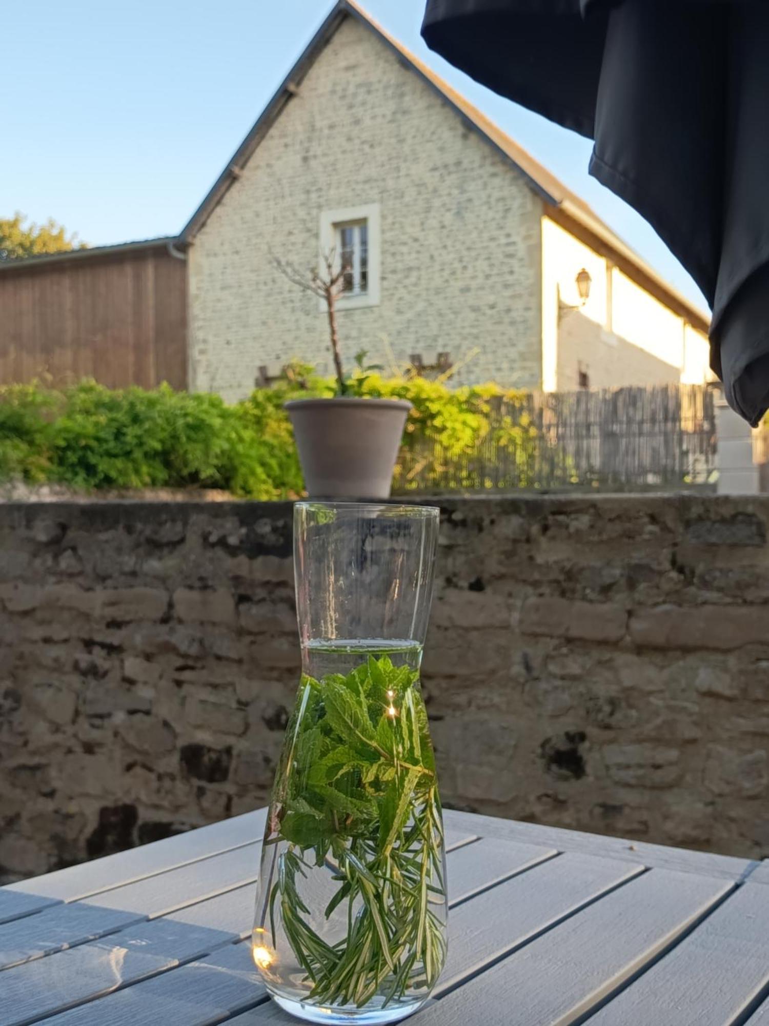 Maison De Charme Tour-en-Bessin Exterior photo